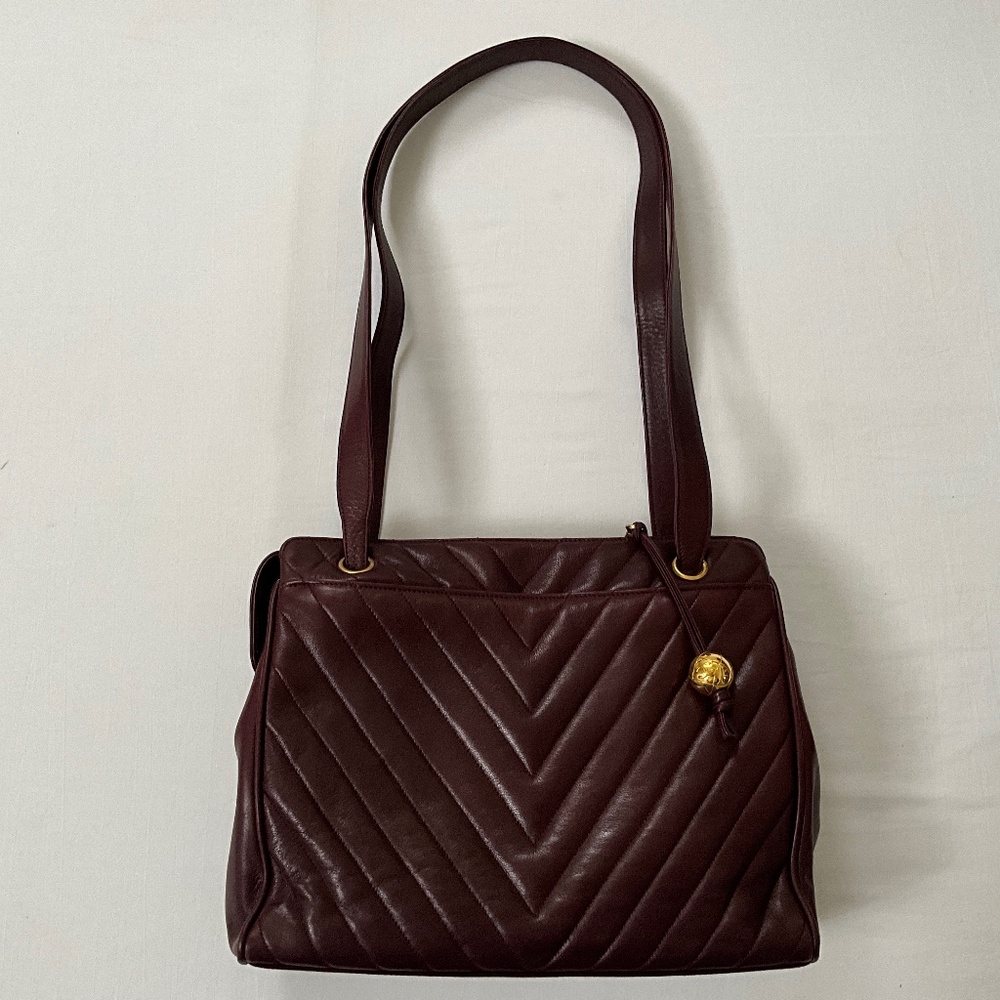 CHANEL Vintage Lambskin Chevron V Stitch Shoulder Tote Burgundy